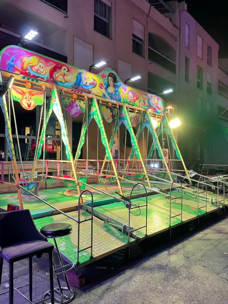 manege balancoires.jpg