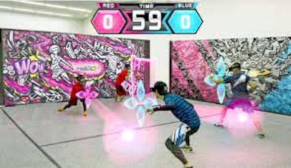 Jeu HADO en réalité augmentée pour animation interactive et défi sportif entre adolescents