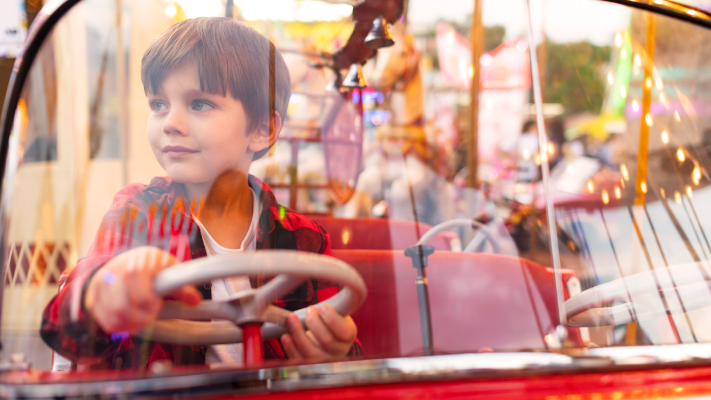 Manège carrousel traditionnel pour une animation festive et familiale en événement
