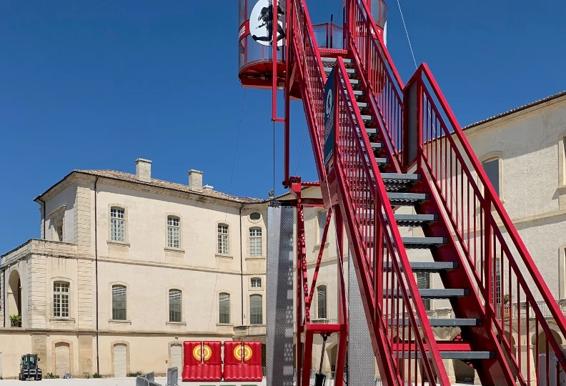 Tyrolienne outdoor pour animation sportive et sensation forte en événement d’entreprise