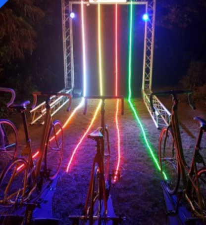 Vélo LED interactif générant de l'énergie verte, animation éco responsable pour événement d'entreprise