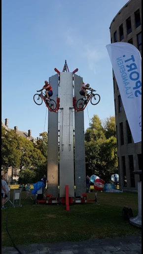 Vertical bike interactif, animation événementielle sportive et participative pour séminaire d'entreprise