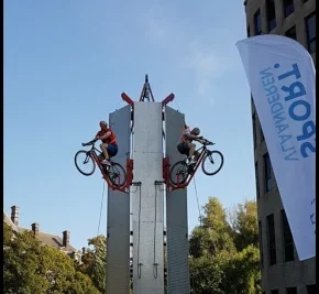 Vertical bike interactif pour animation sportive et écologique lors d'un événement d'entreprise éco responsable