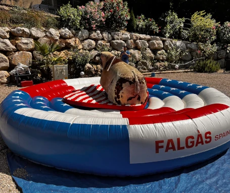 Animation toro mécanique pour événement d’entreprise – animation originale, sécurisée et clé en main