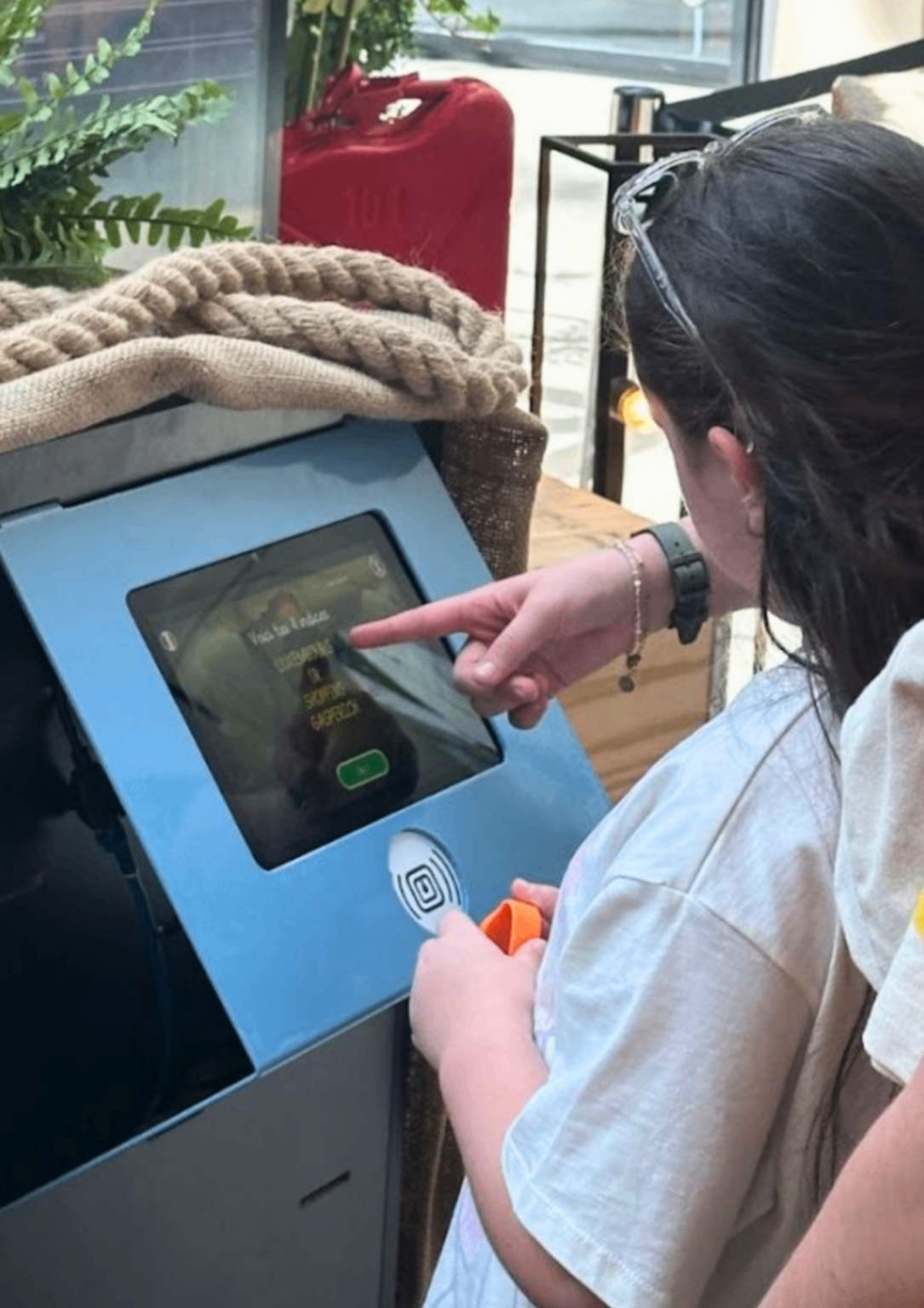 Animation chasse au trésor digitale sur tablette pour team building et séminaire d'entreprise.