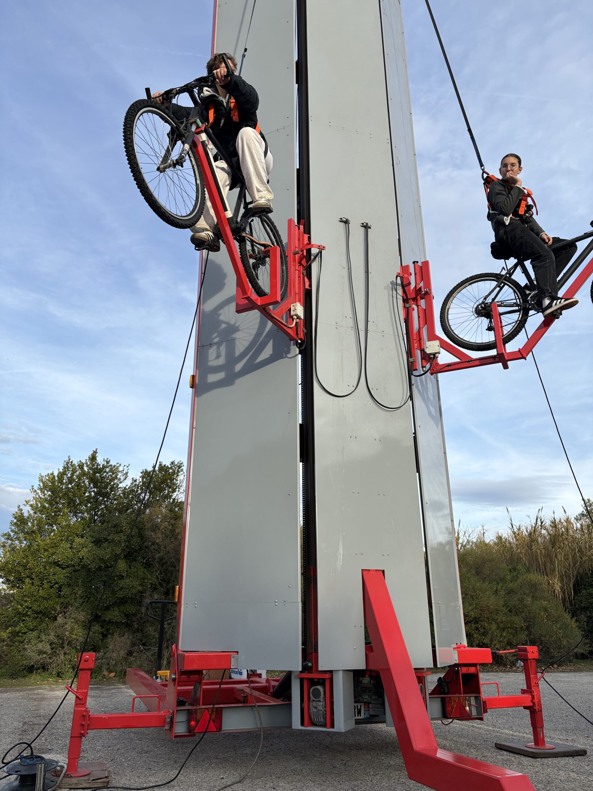Animation simulateur de vélo connecté pour défi sportif et événement de mobilité douce.