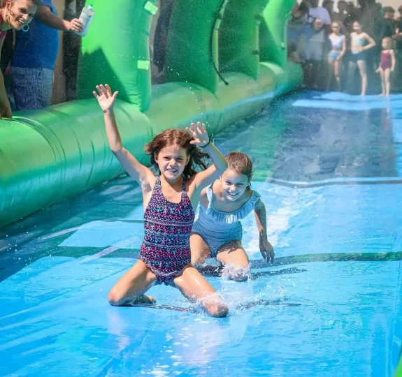 Ventriglisse géant pour des animations rafraichissantes en été